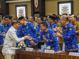 Hangat dan Penuh Sinergi, Gubernur Kalteng Salami Kepala Daerah di Pembukaan Musrenbang RKPD 2027