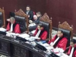 MK Hapus Pensiun Seumur Hidup Pejabat Negara, DPR Diberi Waktu 2 Tahun Susun UU Baru